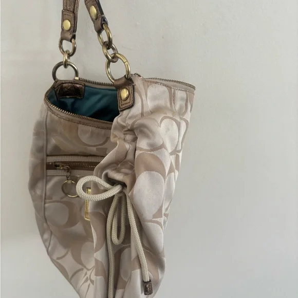 Coach Poppy drawstring Signature Beige and Tan Shoulder Bag - Picture 7 of 17